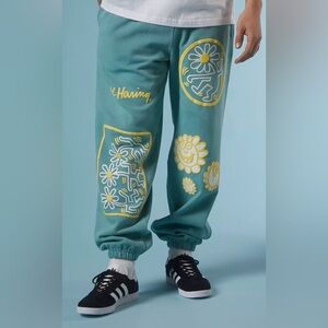 Urban Outfitters Keith Haring Happy Flower Graphic Sweatpant Medium